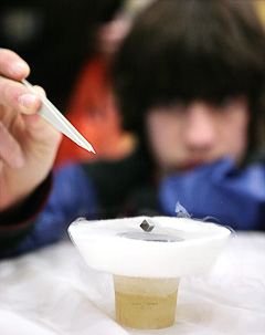 Superconducting magnet