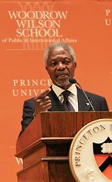 Annan at the podium